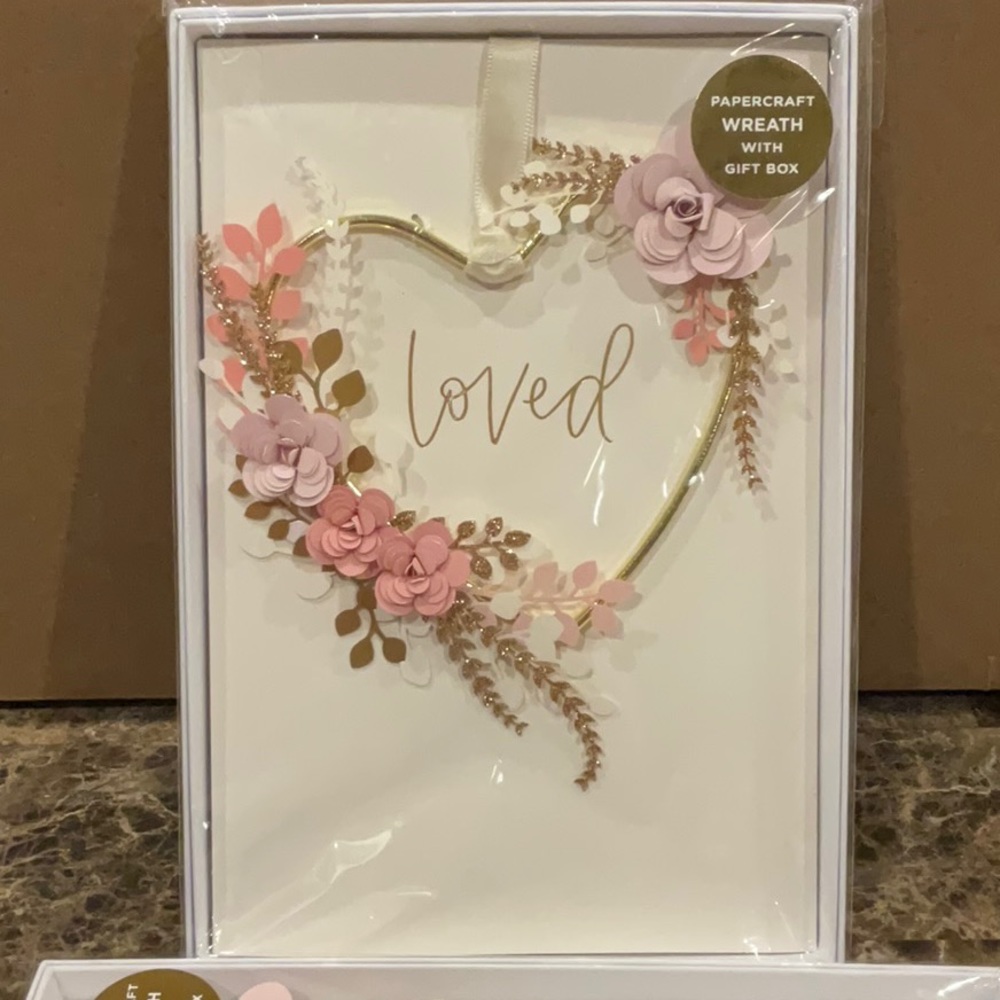 3 for $10 NIP Hallmark Signature Mother’s Day card and gift box.